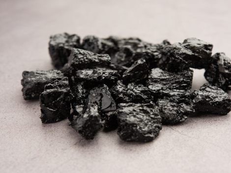 Shilajit,Is,An,Ayurvedic,Medicine,Found,Primarily,In,The,Rocks
